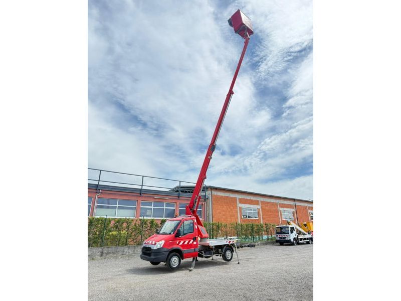 Auto Košara, IVECO DAILY 3,5t, 2013G, 17m Kran - Prodaja, Najam, Cijena