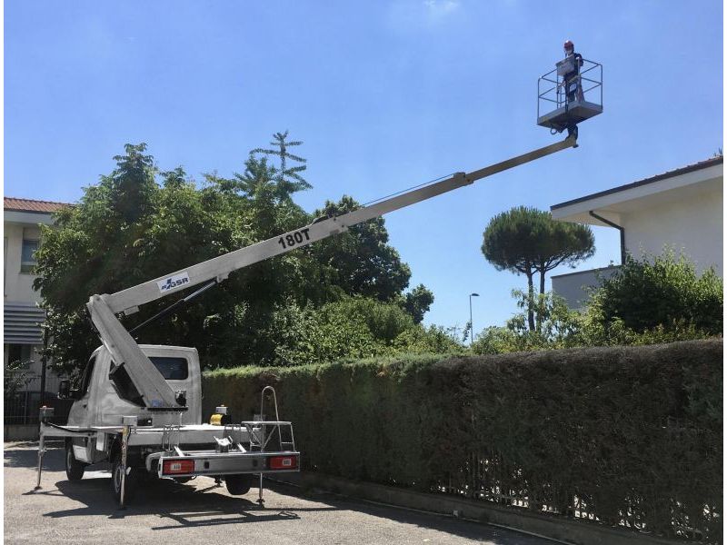 AUTO KOŠARA***NOVO***GSR 18M KRAN 300KG NOSIVOST NA IVECU B-KAT. - Prodaja, Najam, Cijena