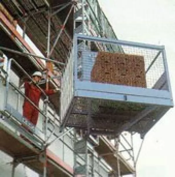 Okomiti lift zakret platform