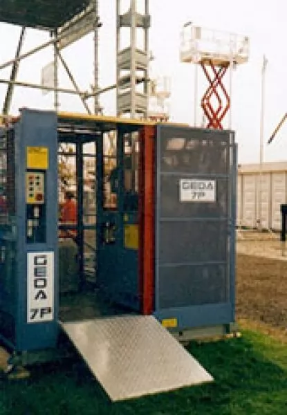 Okom lift osob teret na podu