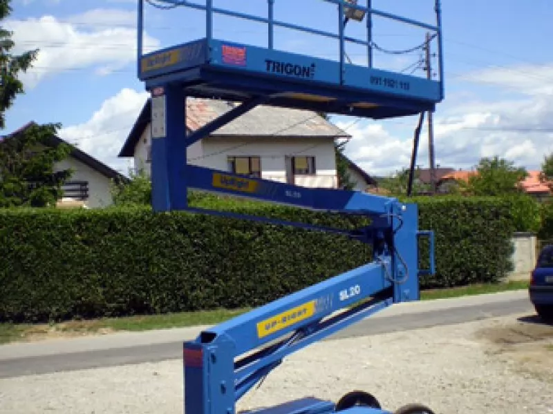 Samohodna vertikalna radna platforma UpRight SL20 (max. 8,10 m) - Prodaja, Najam, Cijena