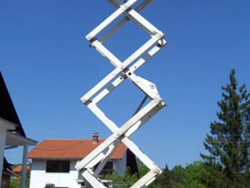 Škarasta dizalica sa ravnom platformom UPRIGHT LX41 (max. 14,30 m) - Prodaja, Najam, Cijena