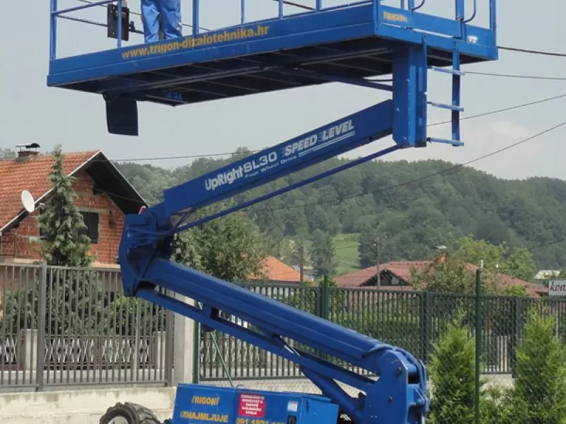 Škarasta vertikalna platforma UPRIGHT SL30SL sa uređajem za nivelaciju platforme na kosim terenima (max. 11,00 m) - Prodaja, Najam, Cijena