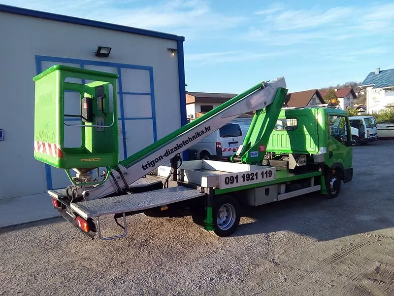 Autokosara-multitel-16m-na-vozilu-nissan-cabstar-13