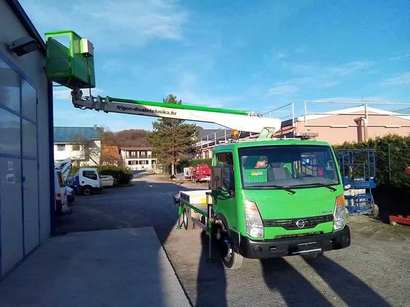 Autokosara-multitel-16m-na-vozilu-nissan-cabstar-7