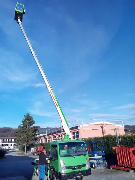 Autokosara-multitel-16m-na-vozilu-nissan-cabstar-8