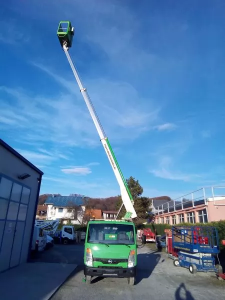 Autokosara-multitel-16m-na-vozilu-nissan-cabstar-9