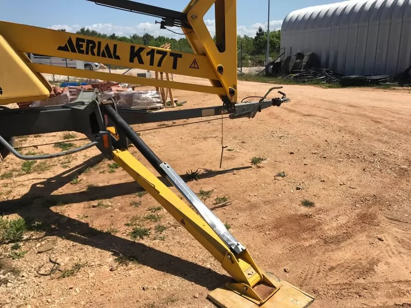 Autokosara-aerial-access-k-17t-na-prikolici-4