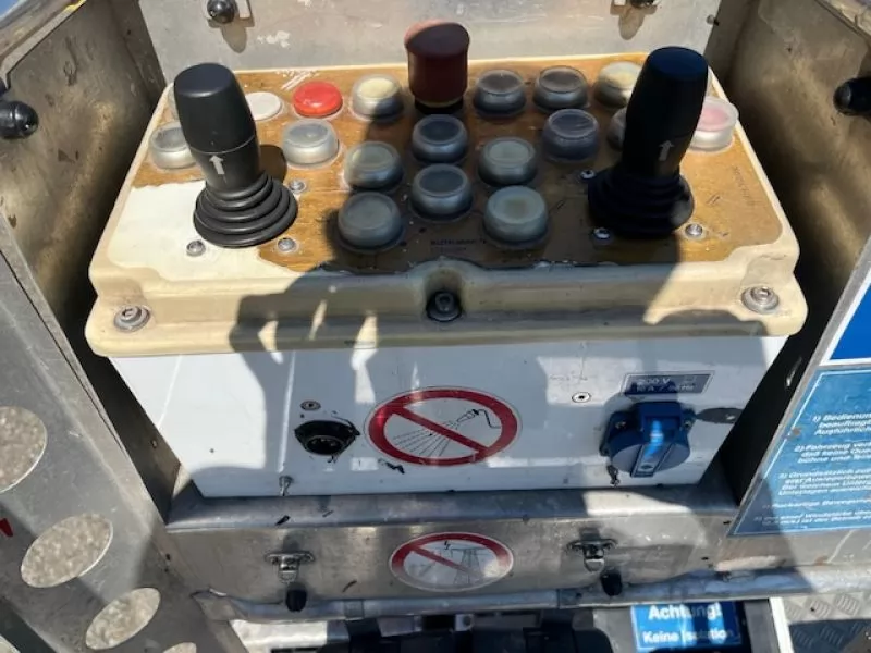 1965c2ec-f721-4e33-bfb9-d76d257ab86e