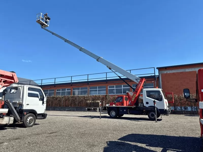 Auto košara teleskopska palfinger p 260 b, na vozilu nissan b kat.dizajn bez naslova