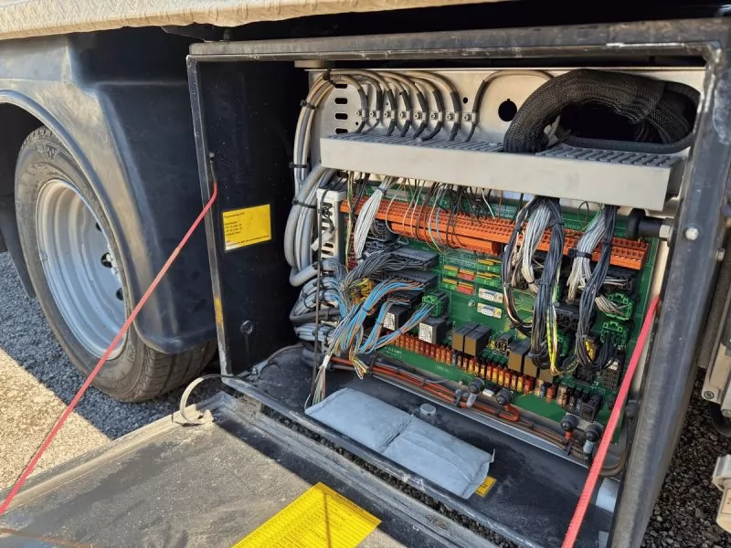 Auto košara  teleskopska palfinger p 260 b, na vozilu nissan b kat.dj77