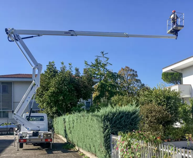 Nova auto koYara gsr b240px na iveco vozilu Y leasing, b kategorija 