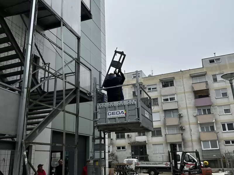 Okomita dizalica GEDA 500 Z DUO, rabljena, 2016. god. servisirana u Gedi, jamstvo 12 mjeseci - Prodaja, Najam, Cijena