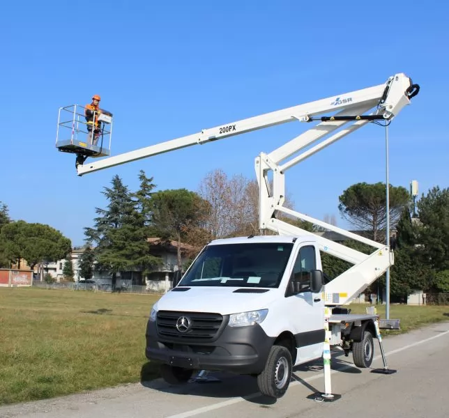 Nova auto koYara gsr b200px na vozilu mercedes ili iveco - leasing, b kategorija (1)