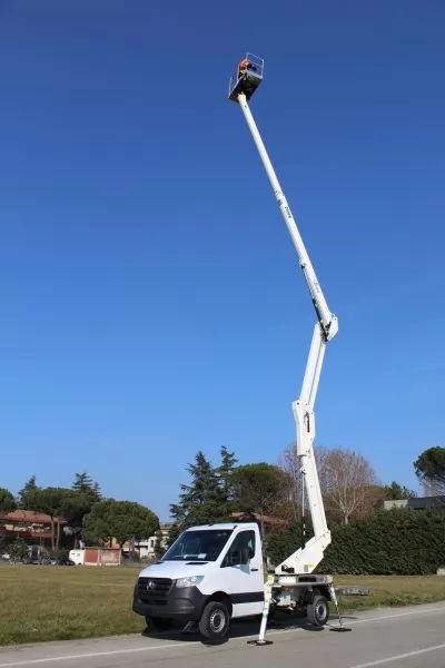 Nova auto koYara gsr b200px na vozilu mercedes ili iveco - leasing, b kategorija (5)