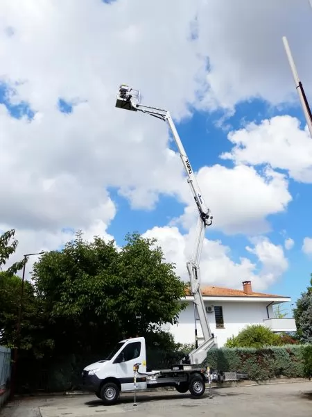 Nova auto koYara gsr b210pxj na vozilu iveco ili mercedes - leasing, b kategorija (2)