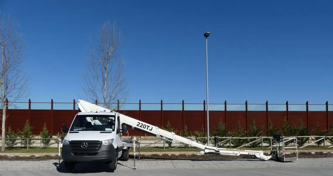Nova auto koYara gsr b220tj na vozilu mercedes ili iveco - leasing, b kategorija (3)