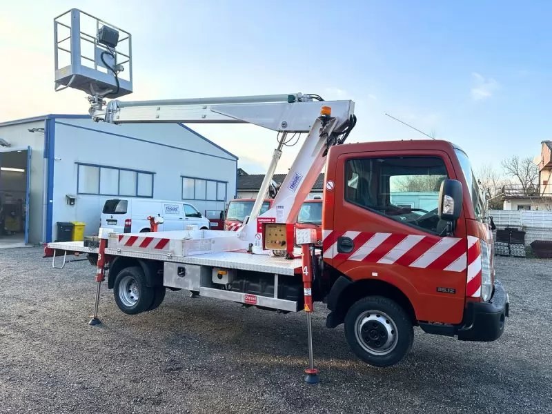 Auto koYara 16,30 m multitel na vozilu nissan, b kategorija (12)
