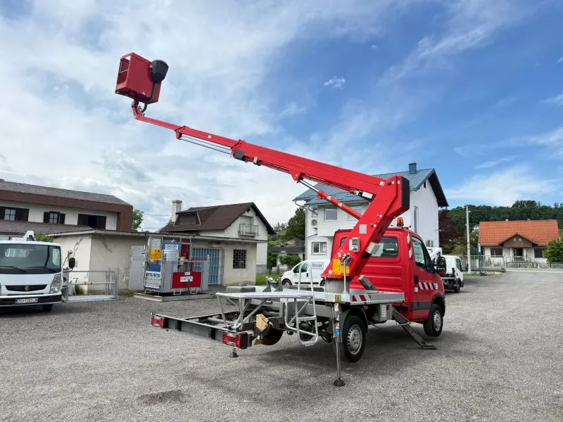 Auto koYara, iveco daily 3,5t, 2013g, 17m kranwhatsapp image 2025-05-28 at 16.18.47 (1)